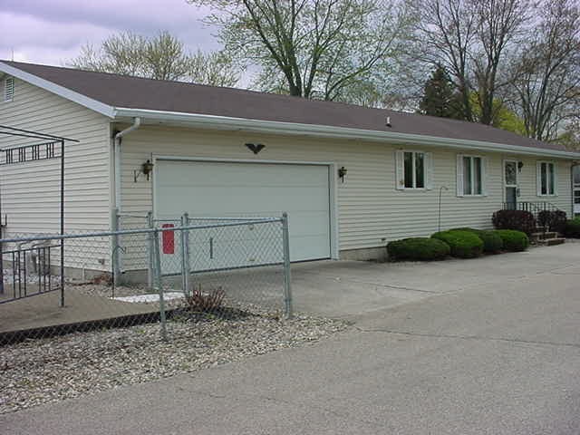 914 S 13th St, Goshen, IN 46526 photo 5