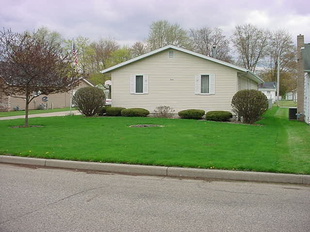 914 S 13th St, Goshen, IN 46526 photo 2