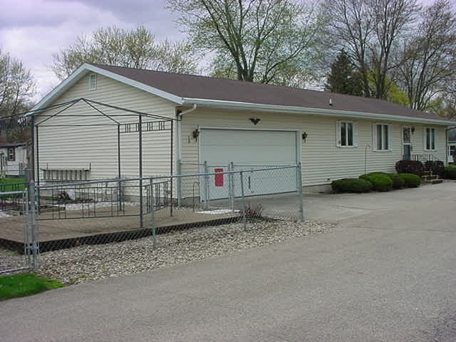914 S 13th St, Goshen, IN 46526 photo 3