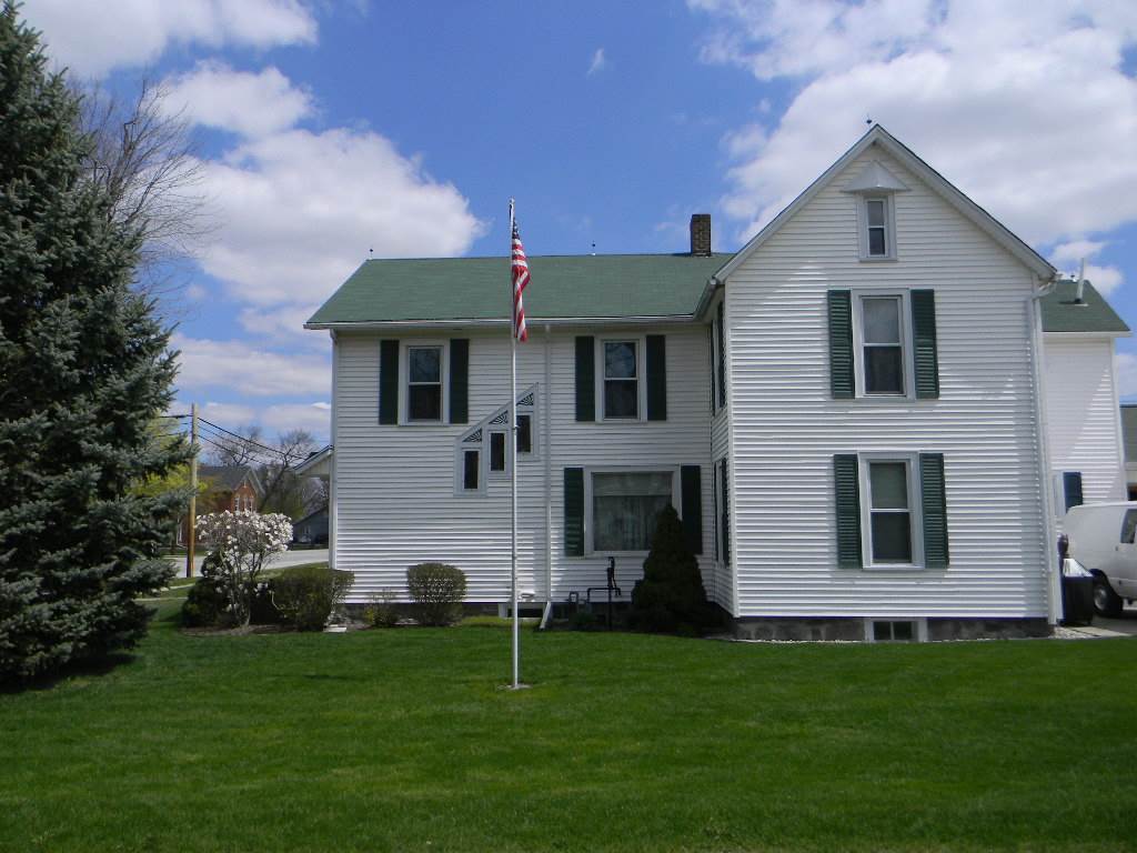604 Defiance St, Howe, IN 46746 photo 5