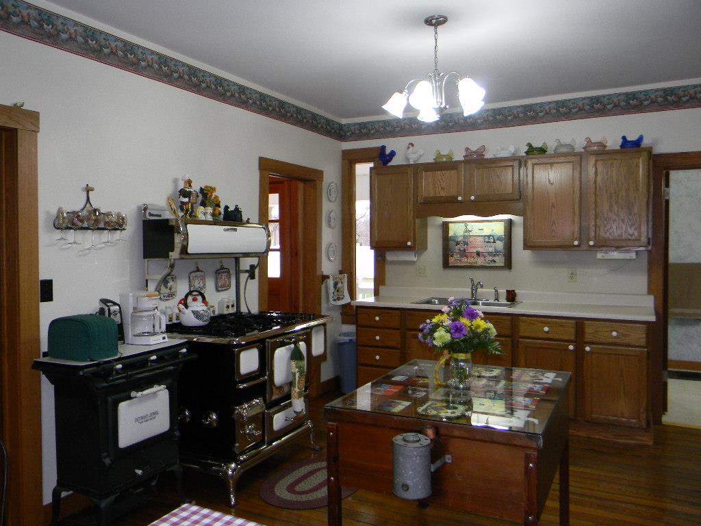 604 Defiance St, Howe, IN 46746 photo 13
