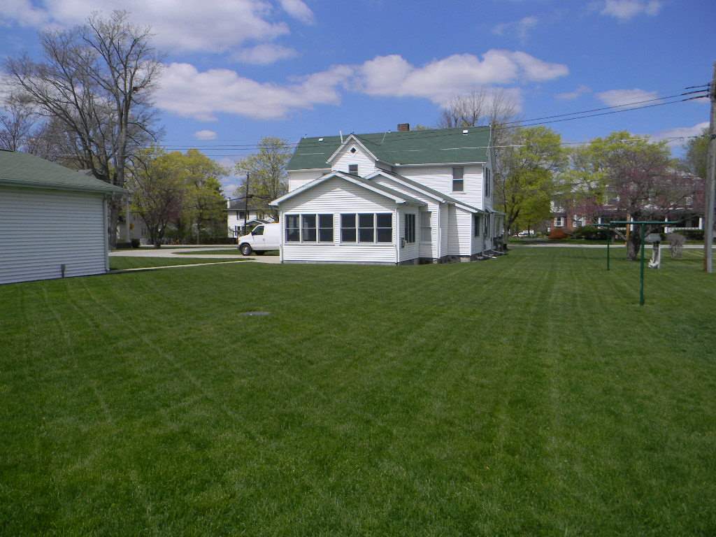 604 Defiance St, Howe, IN 46746 photo 7