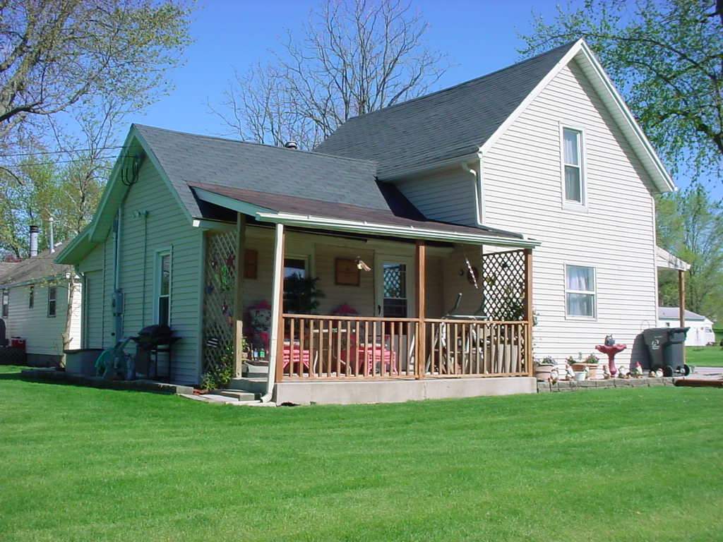 307 W 1st St, Fowler, IN 47944 photo 2