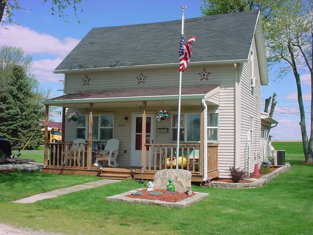 307 W 1st St, Fowler, IN 47944 photo 1
