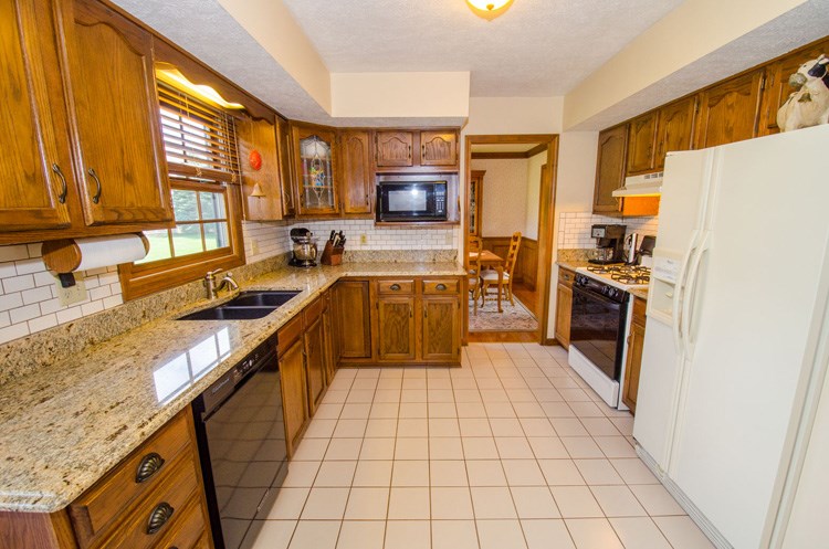 52131 Broken Arrow Dr, Granger, IN 46530 photo 14