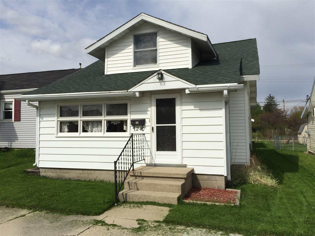 1240 Ogan Ave, Huntington, IN 46750 photo 1