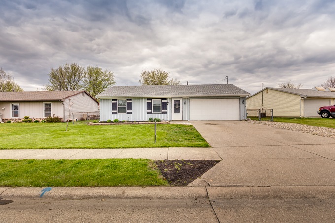 1431 Springbrook Rd, Fort Wayne, IN 46825 photo 1