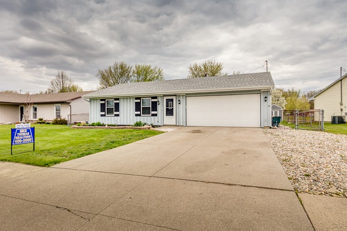 1431 Springbrook Rd, Fort Wayne, IN 46825 photo 2