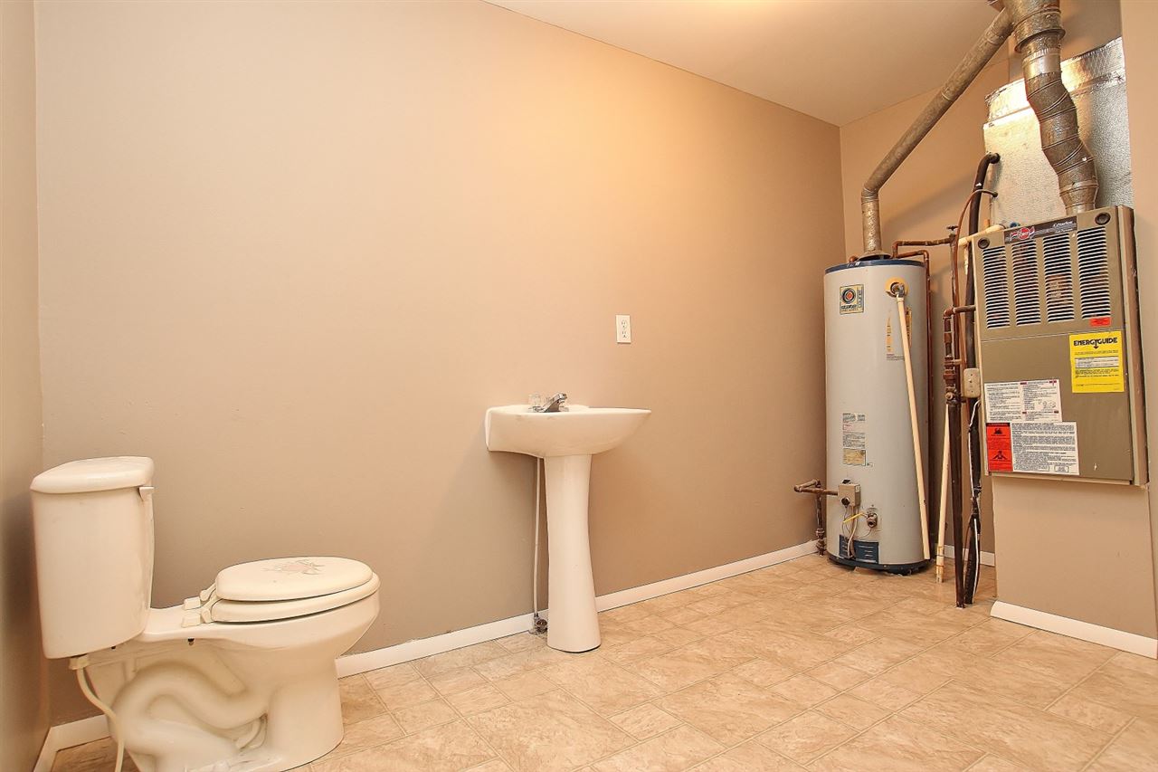 612 Park Meadow Dr, Ligonier, IN 46767 photo 8