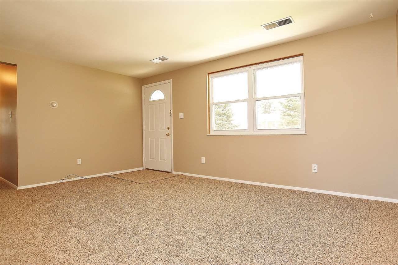 612 Park Meadow Dr, Ligonier, IN 46767 photo 9