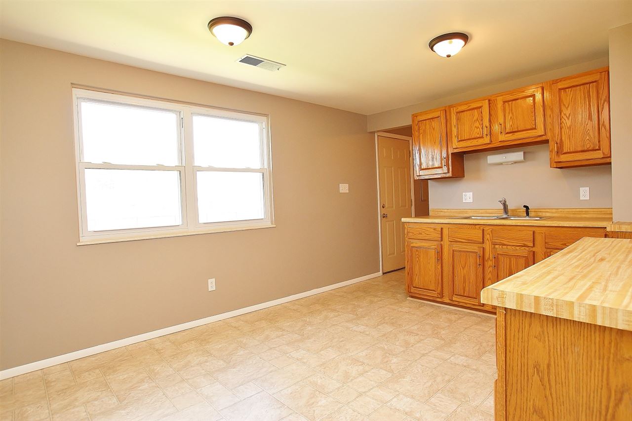 612 Park Meadow Dr, Ligonier, IN 46767 photo 6