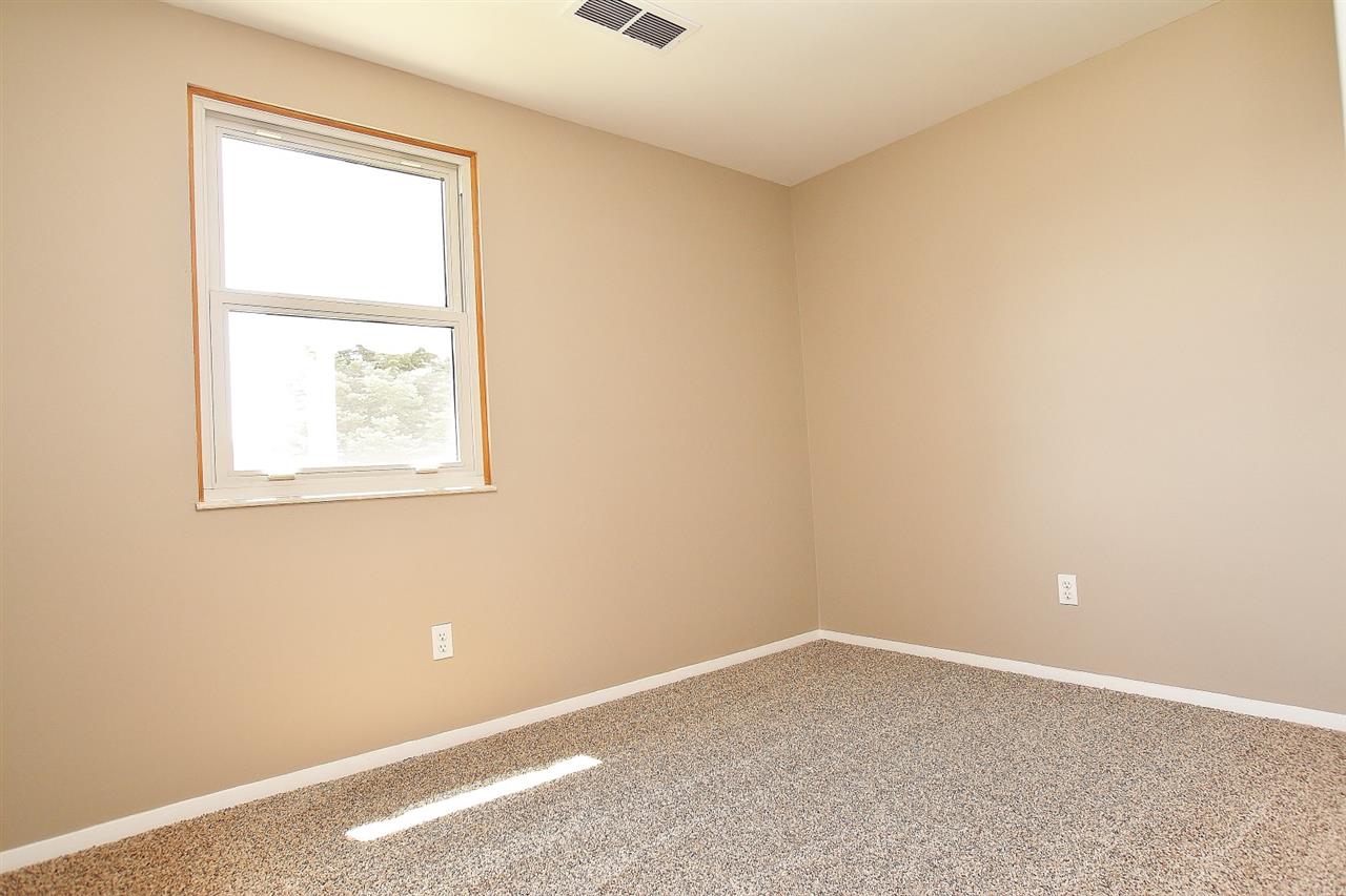612 Park Meadow Dr, Ligonier, IN 46767 photo 13