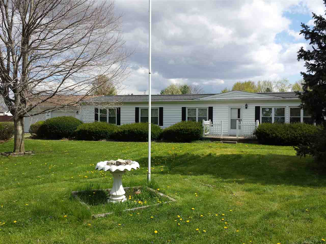 233 W Tyler St, Fairmount, IN 46928 photo 2
