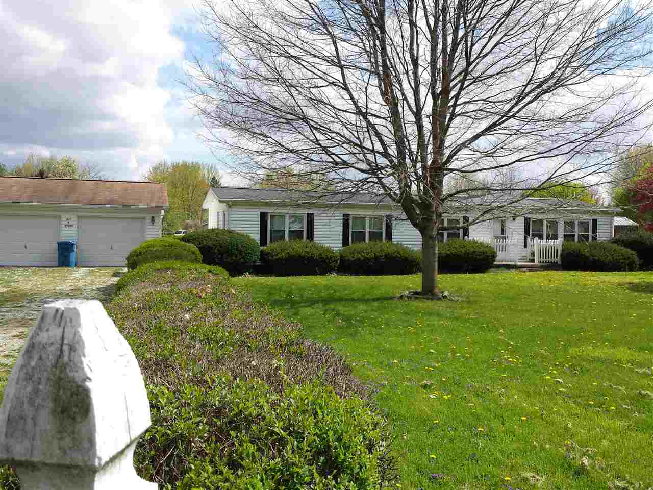 233 W Tyler St, Fairmount, IN 46928 photo 1