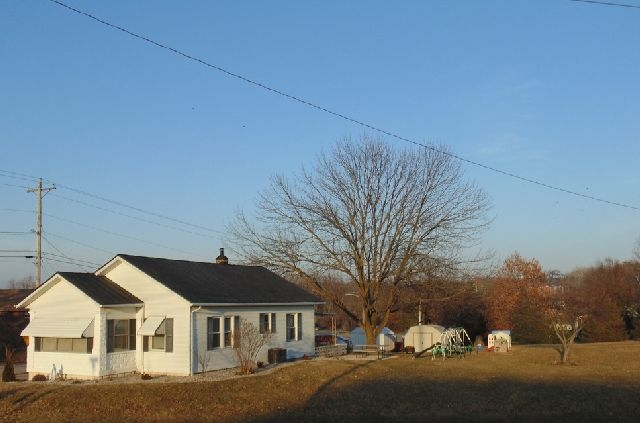 903 3rd Ave, Jasper, IN 47546 photo 3