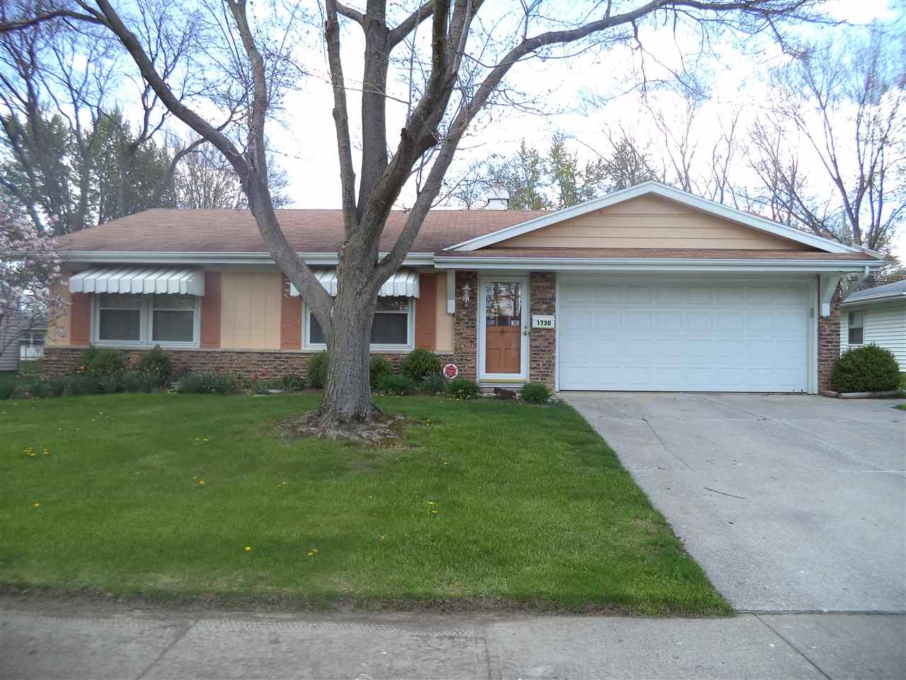 1730 Legoma Dr, Fort Wayne, IN 46819 photo 1