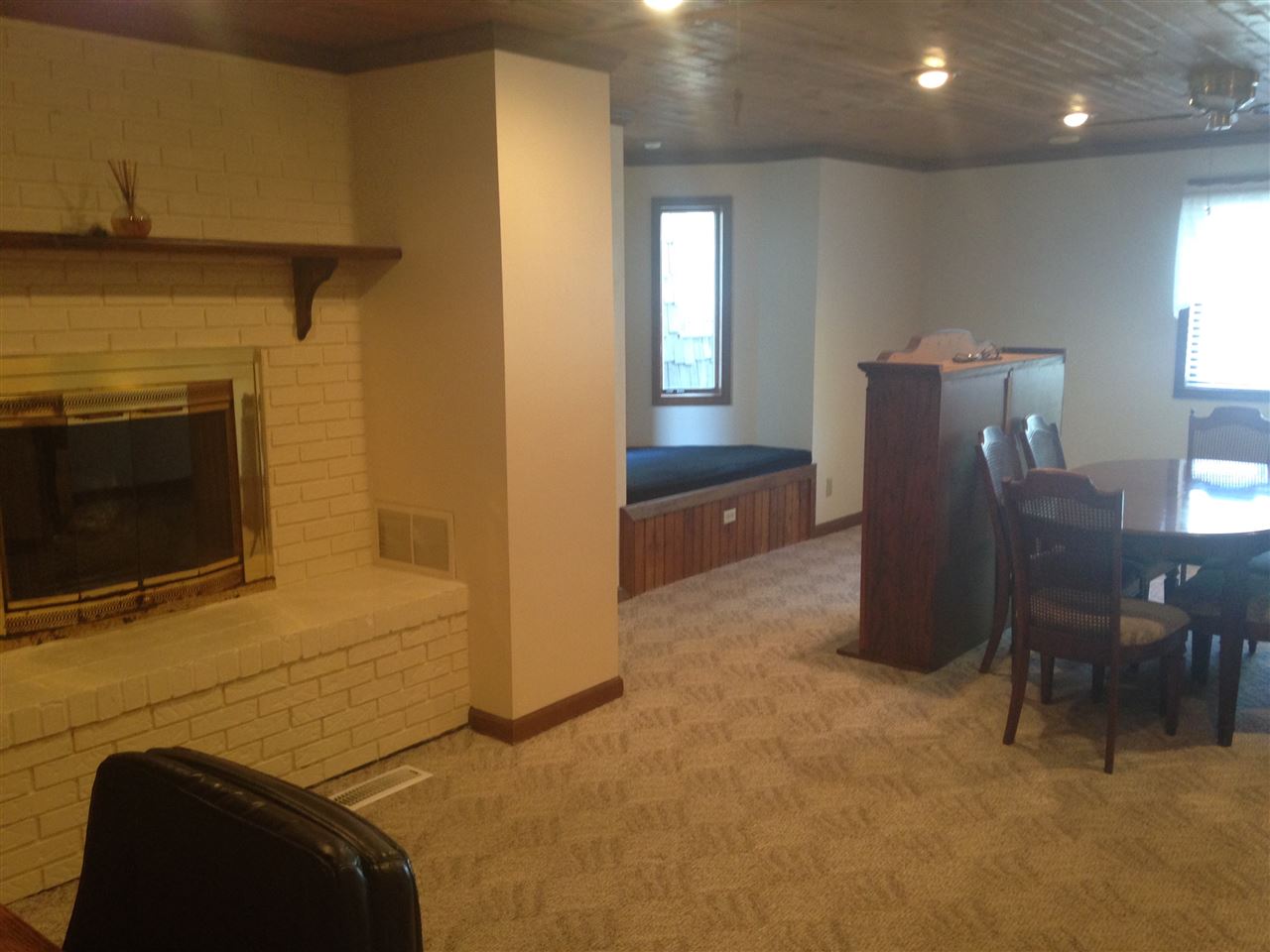 445 W Hill St, Wabash, IN 46992 photo 2