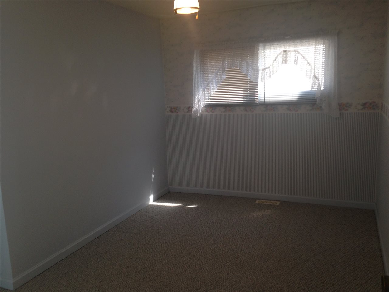 445 W Hill St, Wabash, IN 46992 photo 6