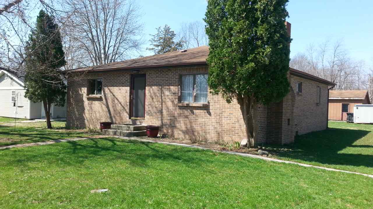 1710 Park St, Huntington, IN 46750 photo 1