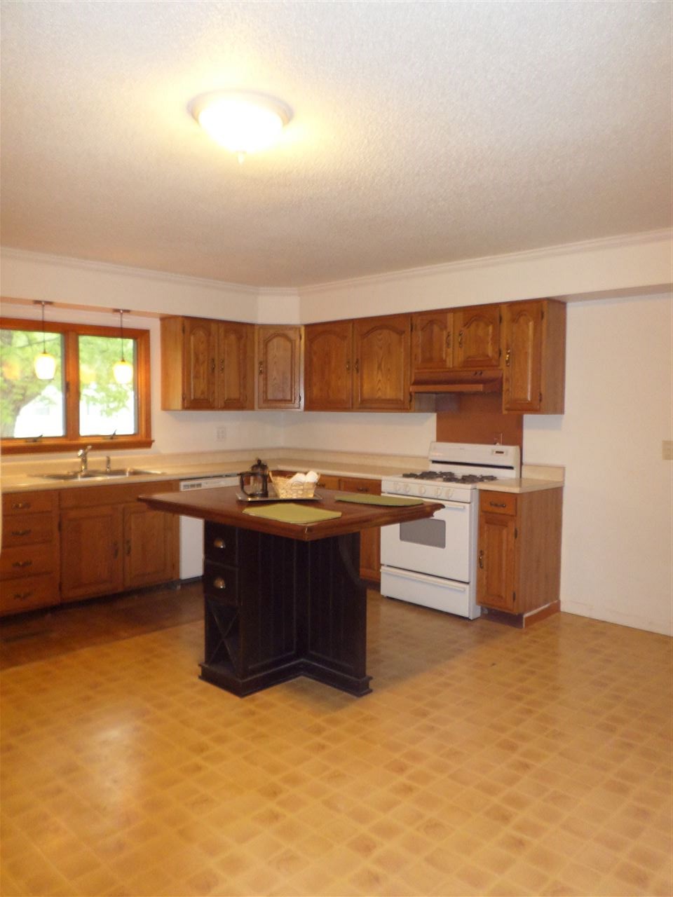 1710 Park St, Huntington, IN 46750 photo 16