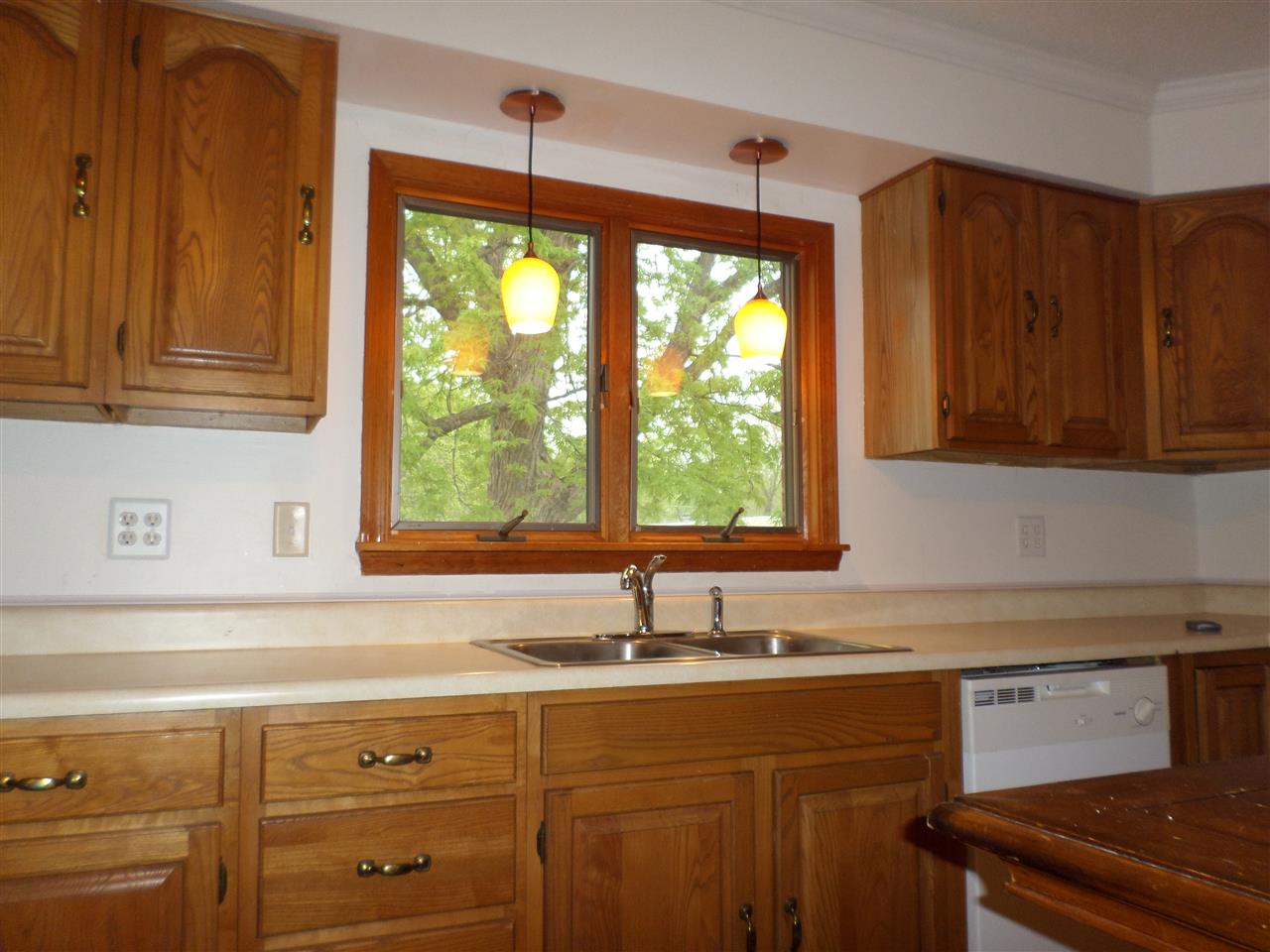 1710 Park St, Huntington, IN 46750 photo 5
