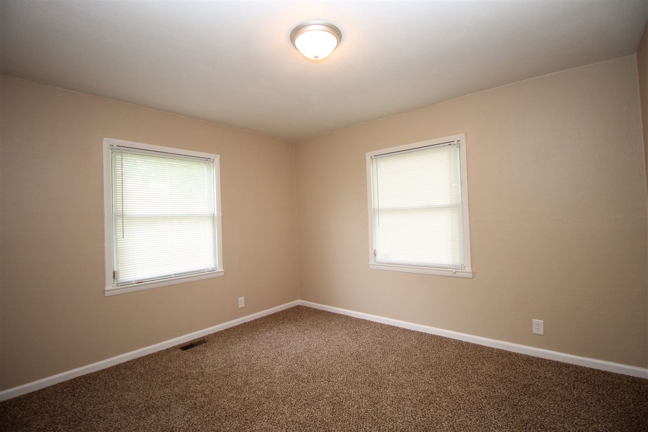 513 W 30th St, Marion, IN 46953 photo 13