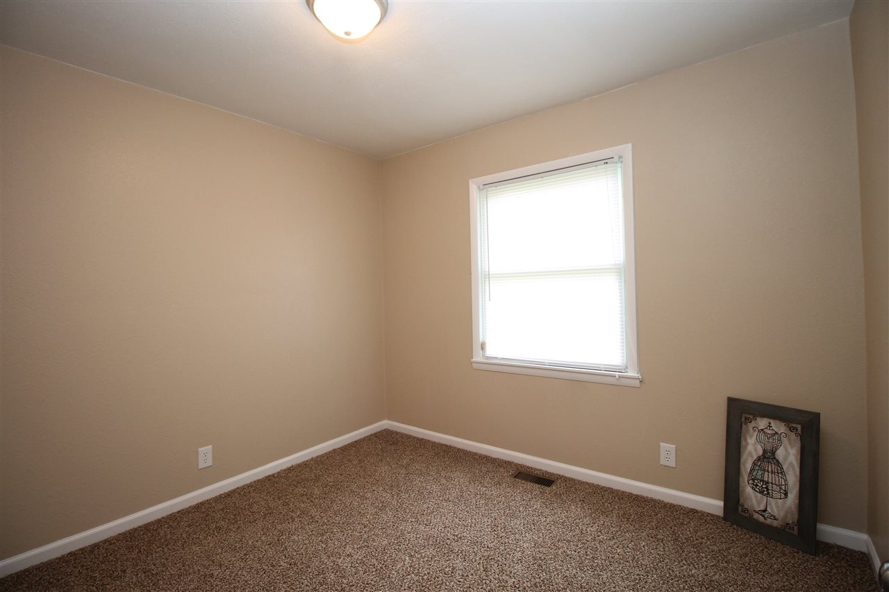 513 W 30th St, Marion, IN 46953 photo 12