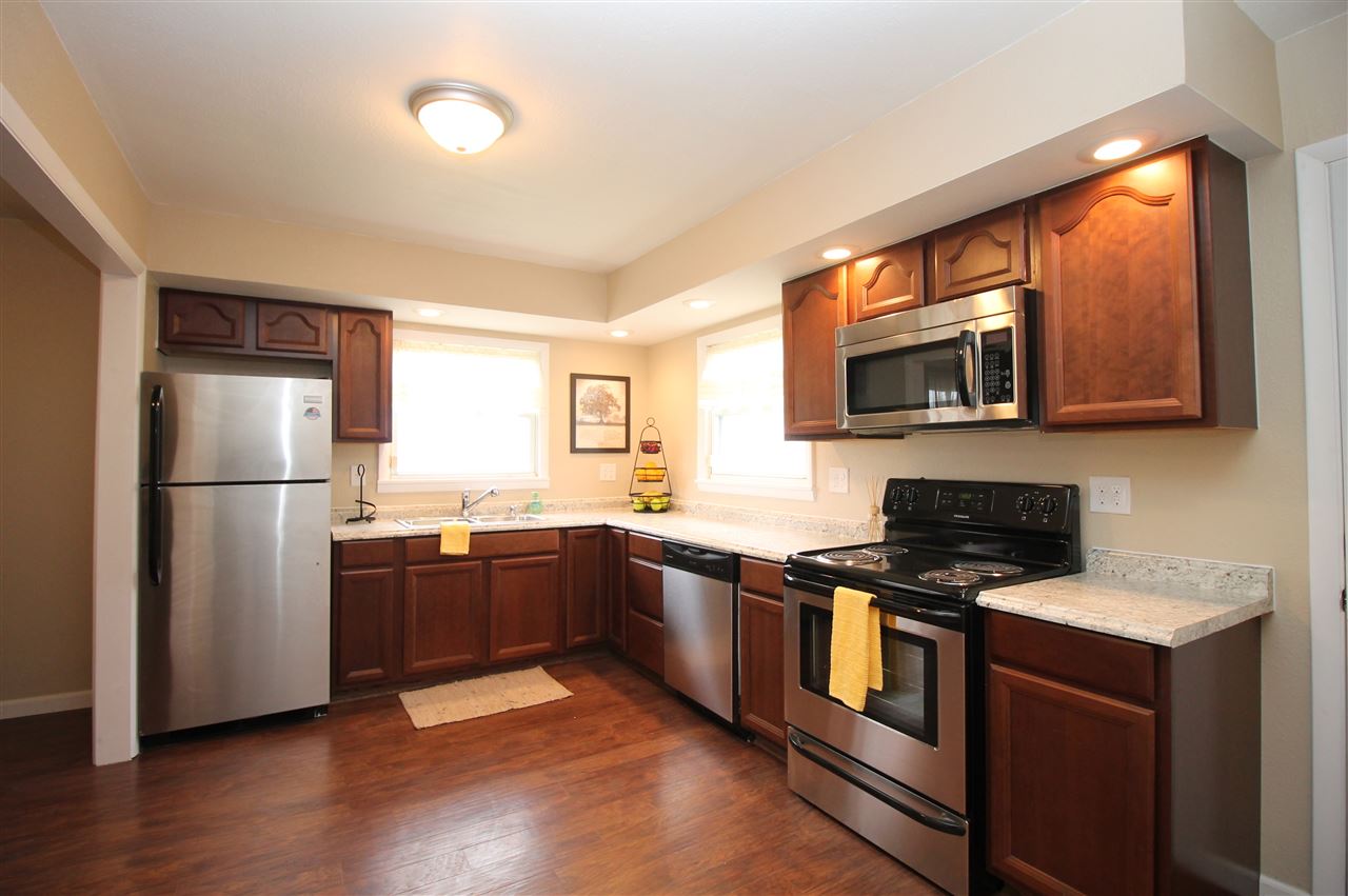 513 W 30th St, Marion, IN 46953 photo 4