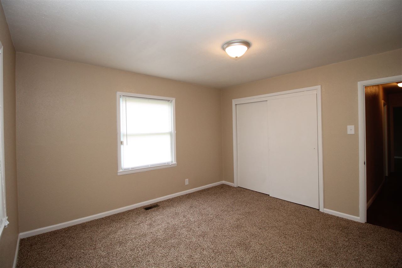 513 W 30th St, Marion, IN 46953 photo 10