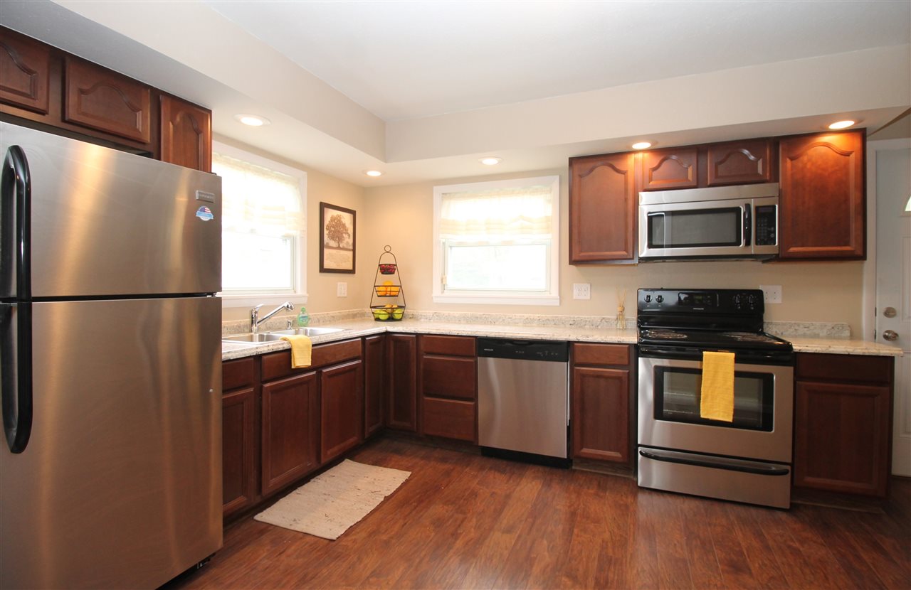 513 W 30th St, Marion, IN 46953 photo 5