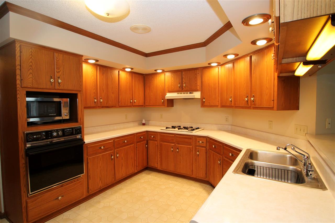 1202 Canterbury Dr, Decatur, IN 46733 photo 7