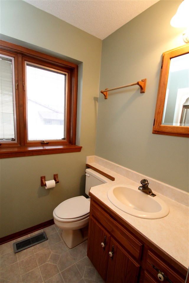 1202 Canterbury Dr, Decatur, IN 46733 photo 19