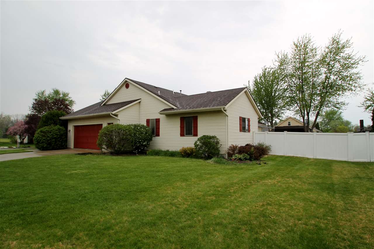 1202 Canterbury Dr, Decatur, IN 46733 photo 5
