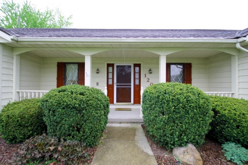 1202 Canterbury Dr, Decatur, IN 46733 photo 4