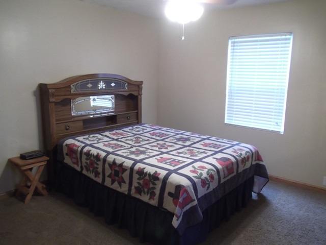 115 E Fuson Rd, Muncie, IN 47302 photo 4