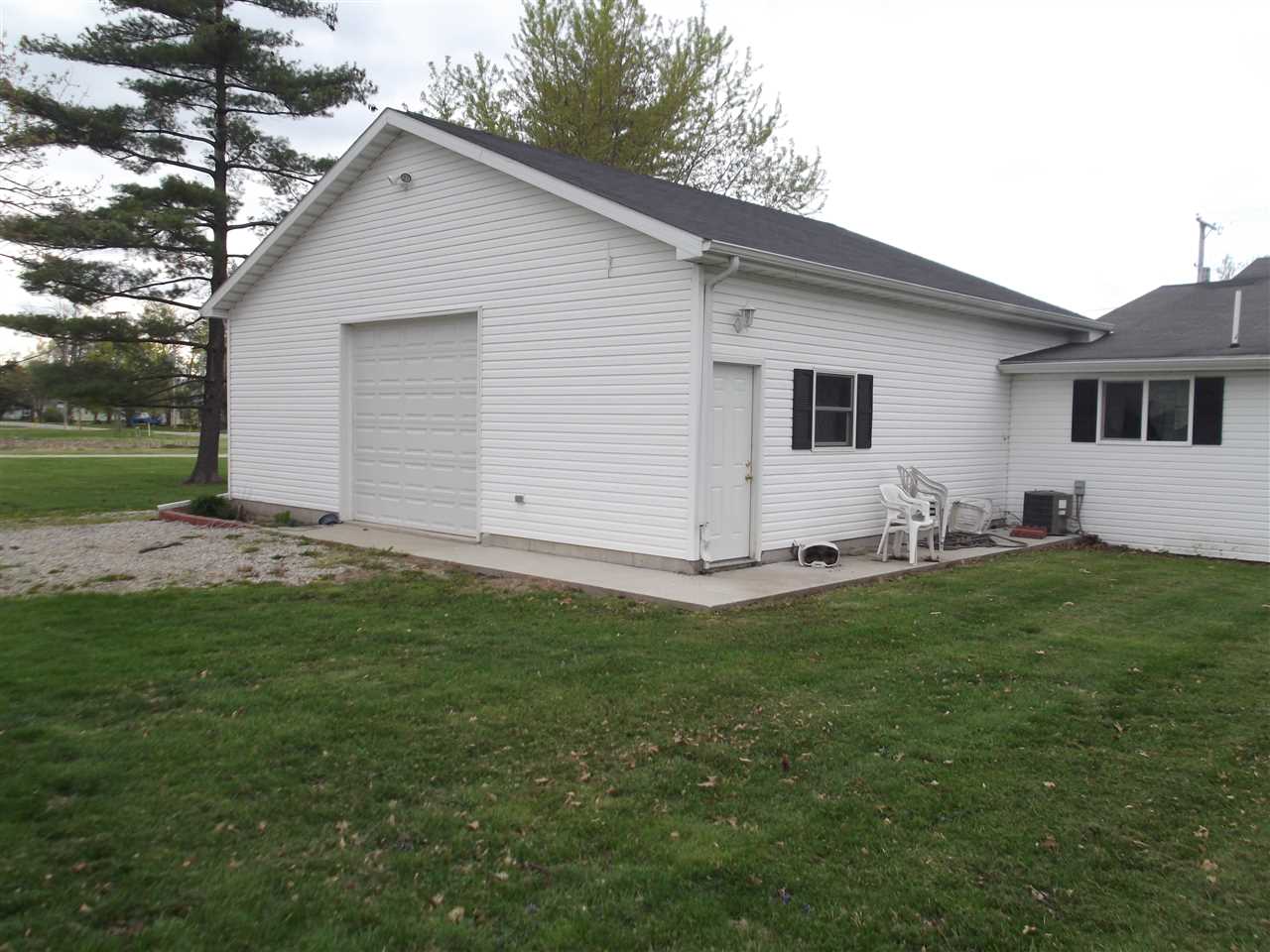 115 E Fuson Rd, Muncie, IN 47302 photo 9