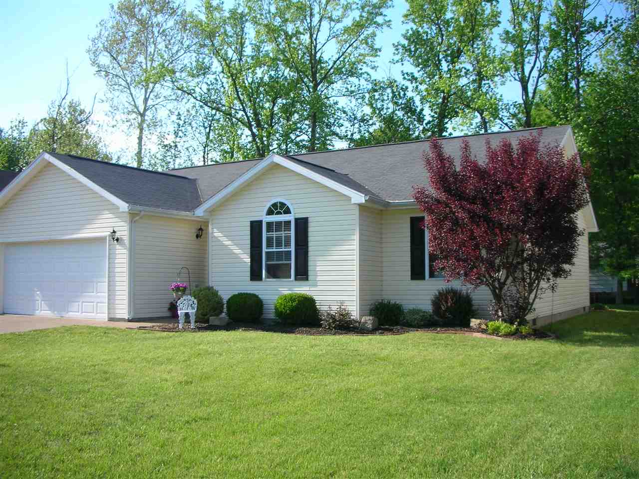 530 Riecken Dr, Evansville, IN 47711 photo 1