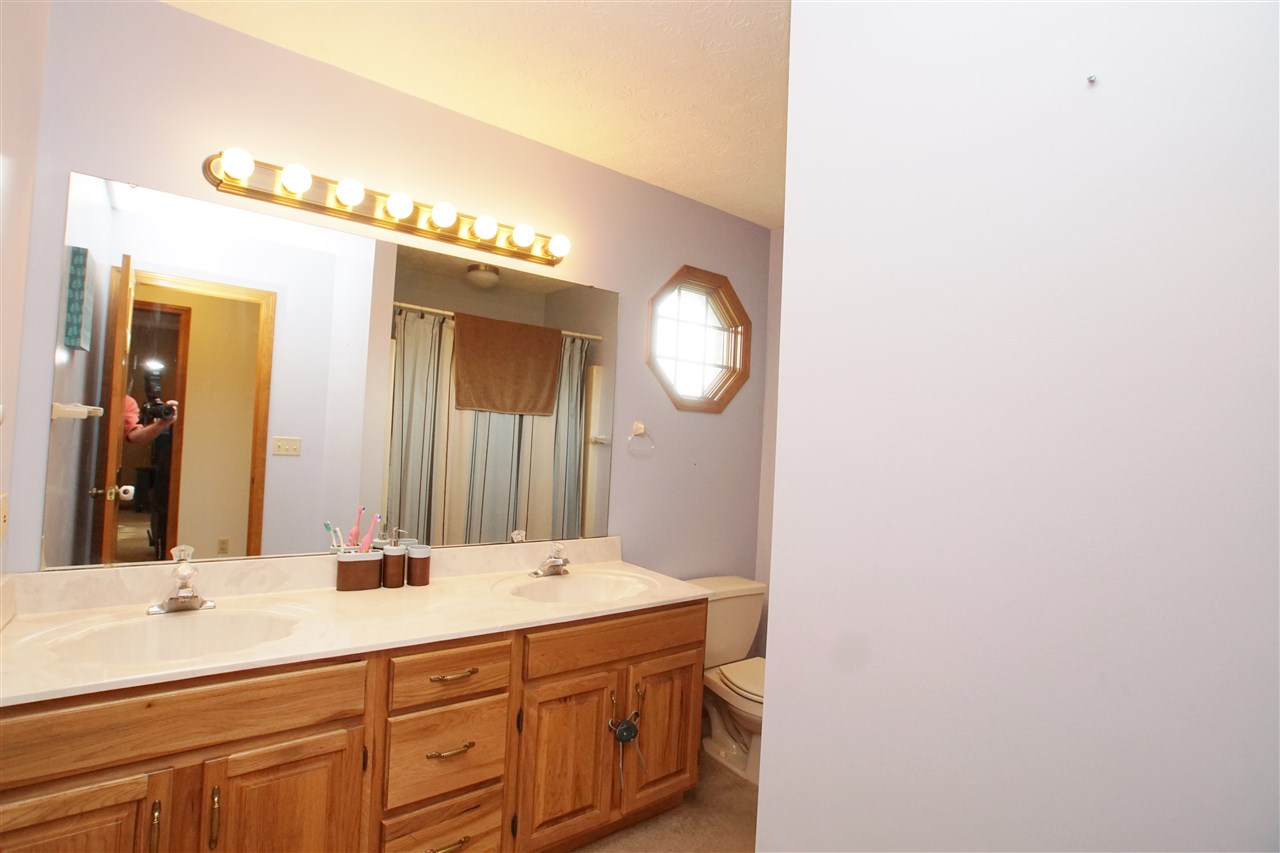 377 Scarlet Dr, Greentown, IN 46936 photo 15