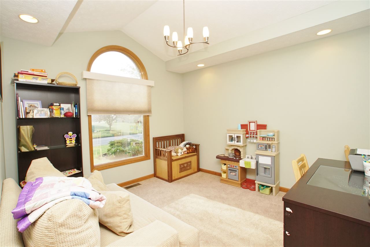 377 Scarlet Dr, Greentown, IN 46936 photo 8