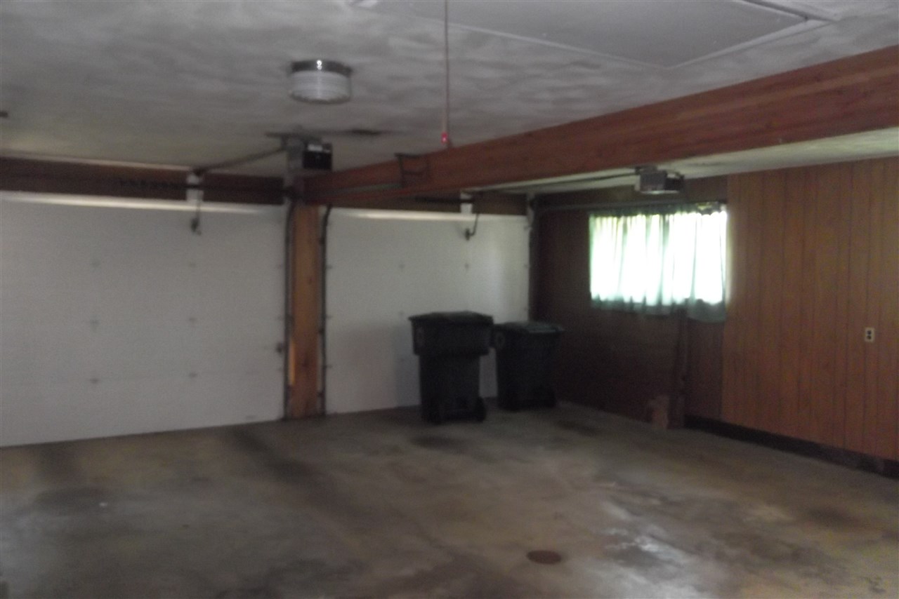 307 N Brentwood Ln, Muncie, IN 47304 photo 10