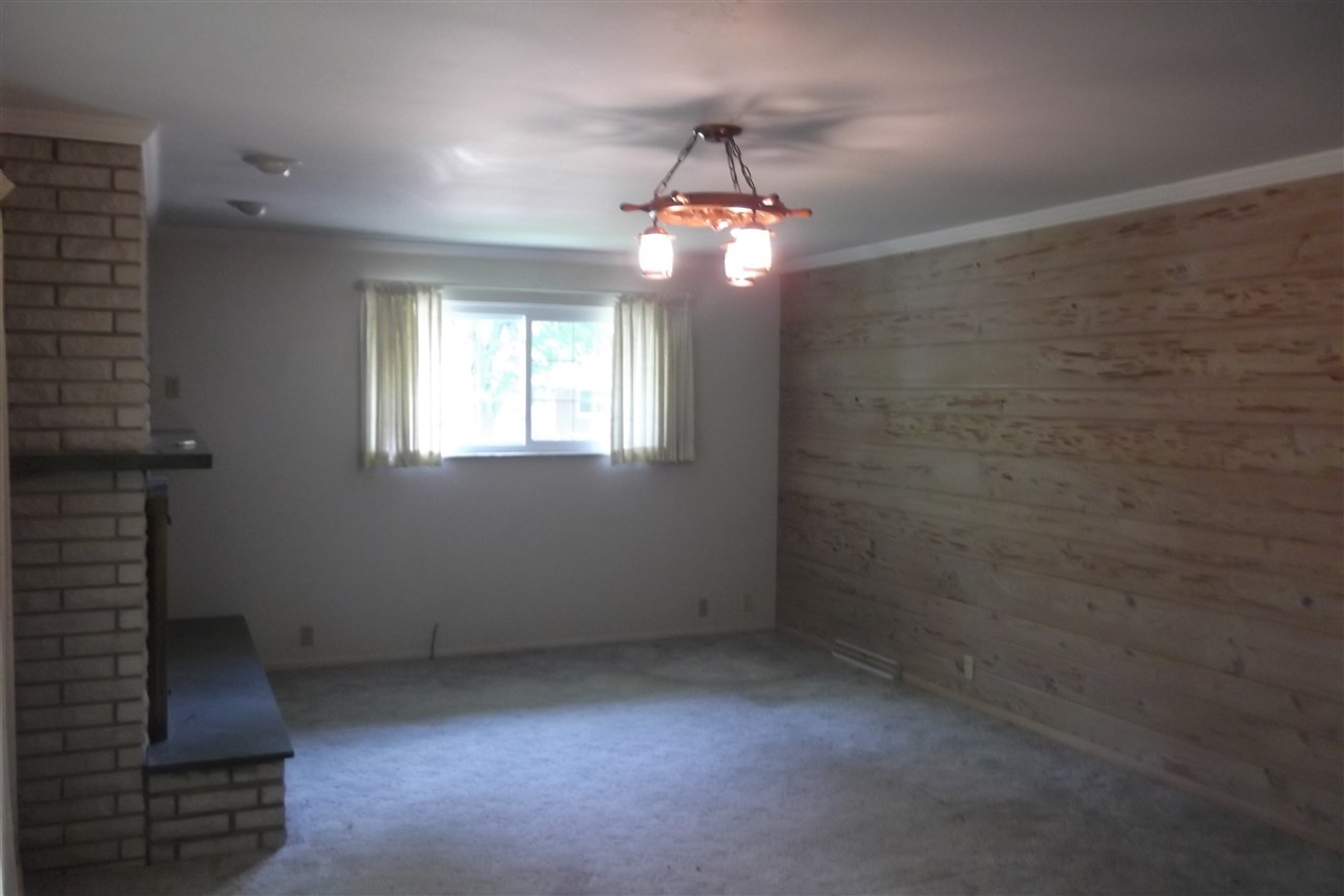 307 N Brentwood Ln, Muncie, IN 47304 photo 3