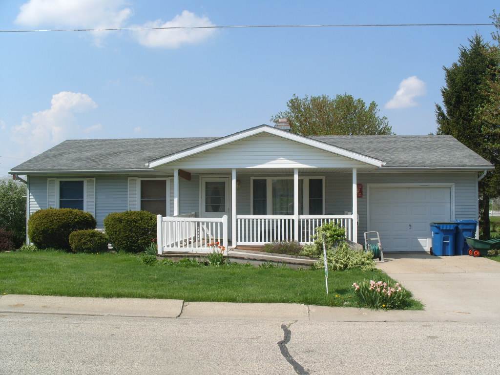 631 E South St, Bremen, IN 46506 photo 1