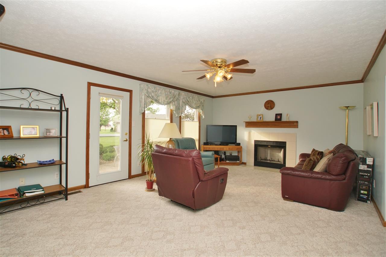 562 Lakewood Ct, Greentown, IN 46936 photo 6