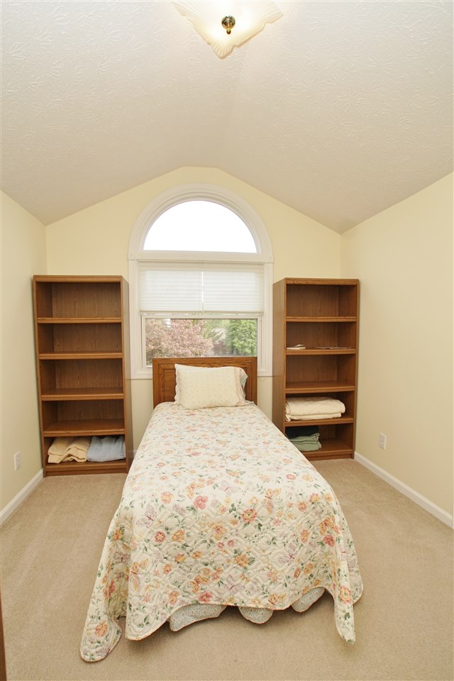 562 Lakewood Ct, Greentown, IN 46936 photo 19