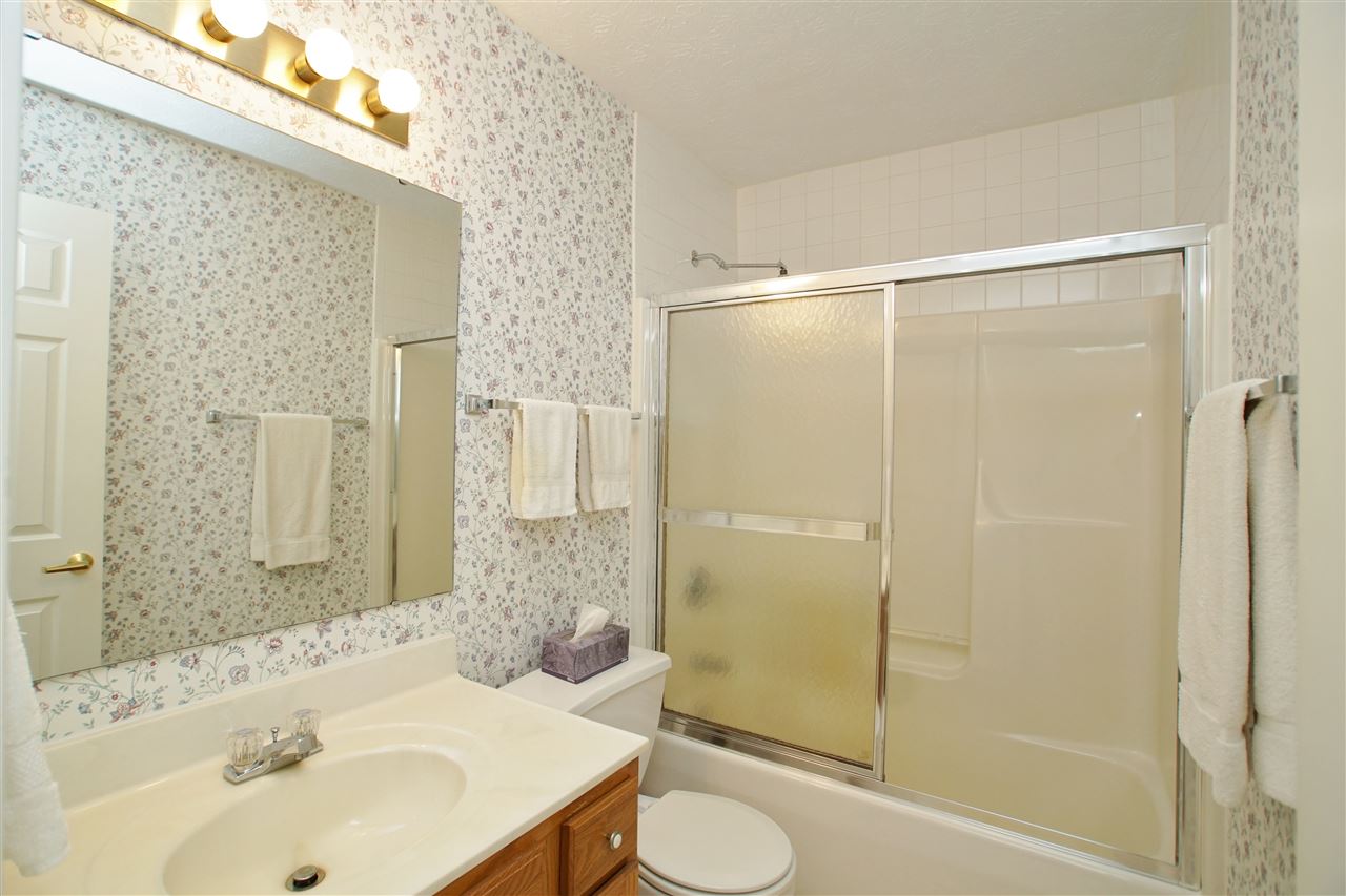 562 Lakewood Ct, Greentown, IN 46936 photo 20
