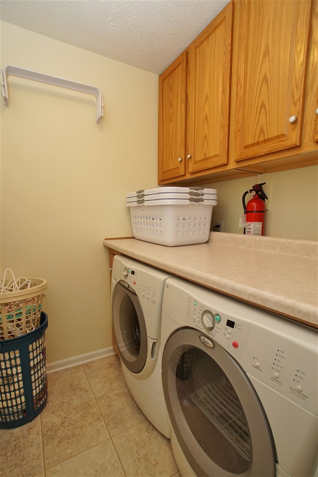 562 Lakewood Ct, Greentown, IN 46936 photo 13