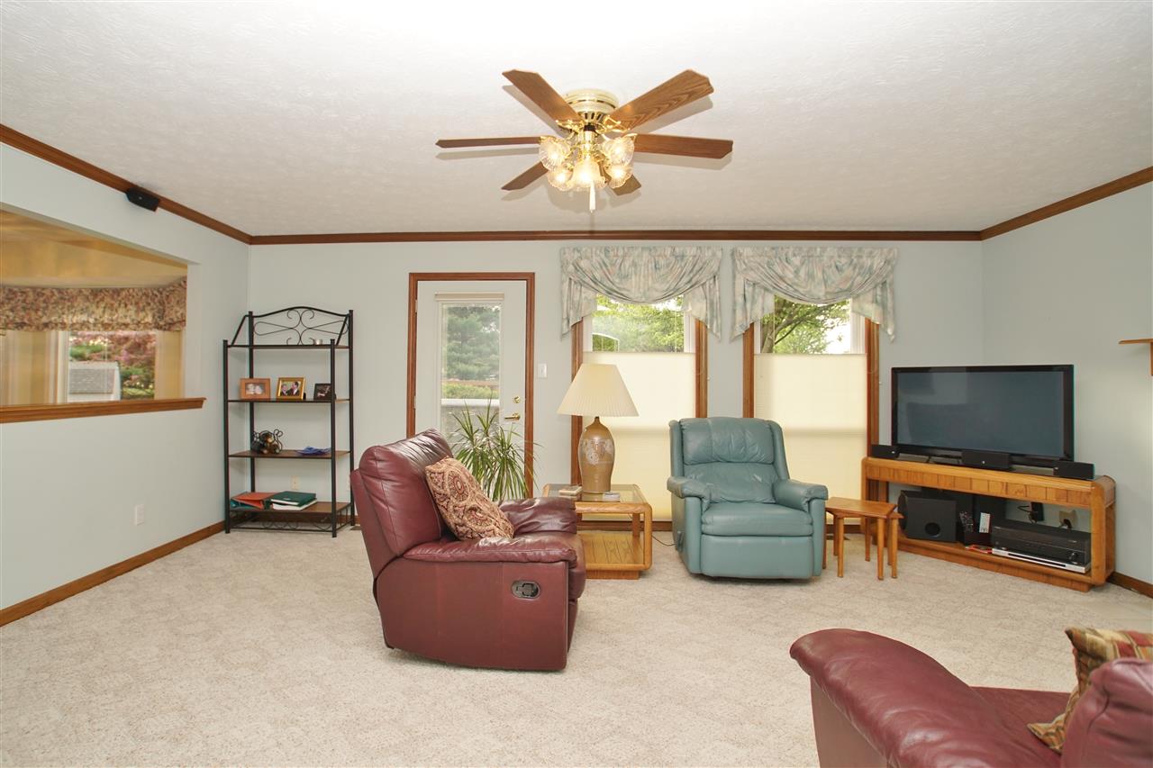 562 Lakewood Ct, Greentown, IN 46936 photo 7