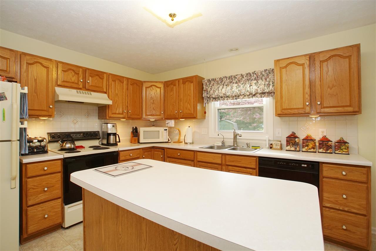 562 Lakewood Ct, Greentown, IN 46936 photo 12