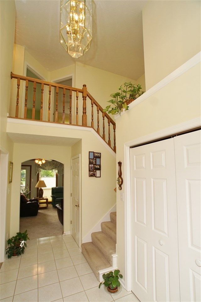 562 Lakewood Ct, Greentown, IN 46936 photo 3