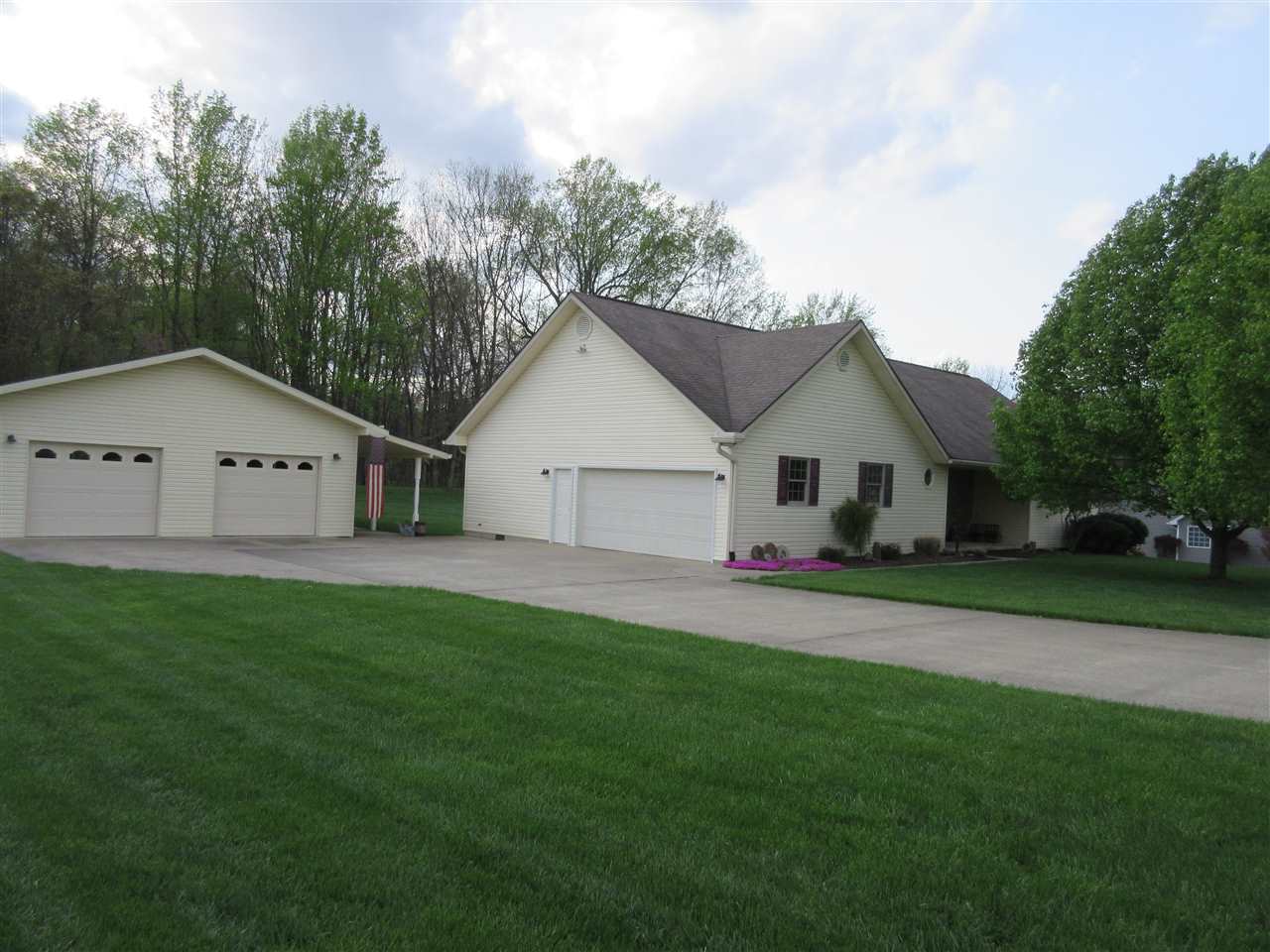 221 Smiths Rd, Mitchell, IN 47446 photo 4